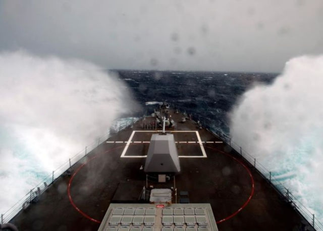 Great Photos of Navy Ships in the Middle of the Ocean