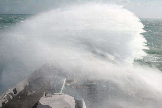 Great Photos of Navy Ships in the Middle of the Ocean