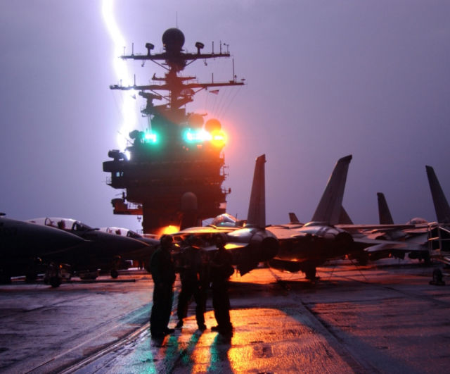 Great Photos of Navy Ships in the Middle of the Ocean