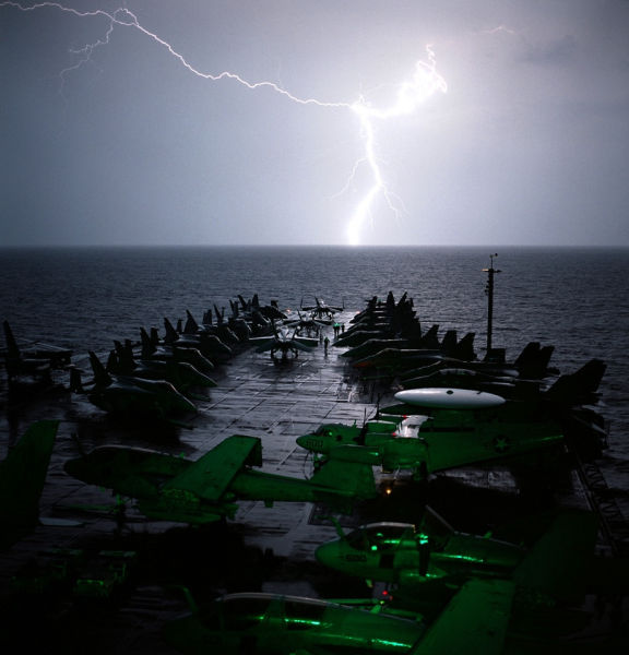 Great Photos of Navy Ships in the Middle of the Ocean