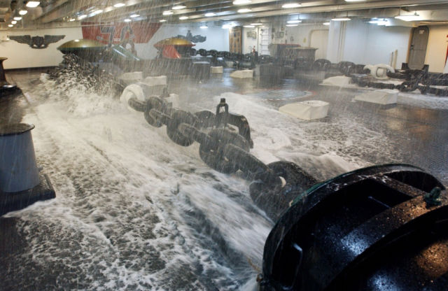 Great Photos of Navy Ships in the Middle of the Ocean