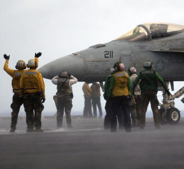 Great Photos of Navy Ships in the Middle of the Ocean