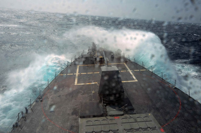 Great Photos of Navy Ships in the Middle of the Ocean