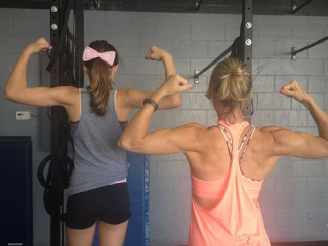 Pregnancy Can’t Stop This Woman from Weightlifting