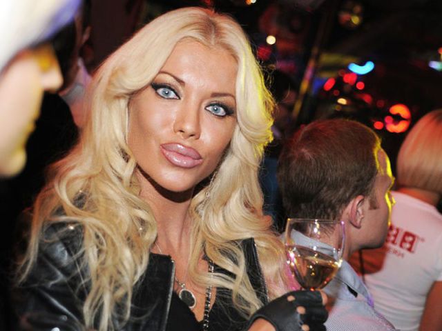 The Crazy Things Girls Do for "Beauty"