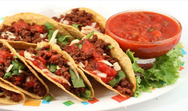 Bizarre Food Etiquette Rules You Need to Know