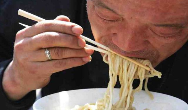 Bizarre Food Etiquette Rules You Need to Know