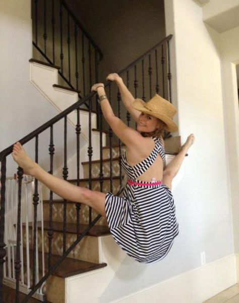 Some Sexy Stretching Girls