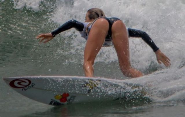 Gorgeous Pics of Surfer and Bikini Model Alana Blanchard