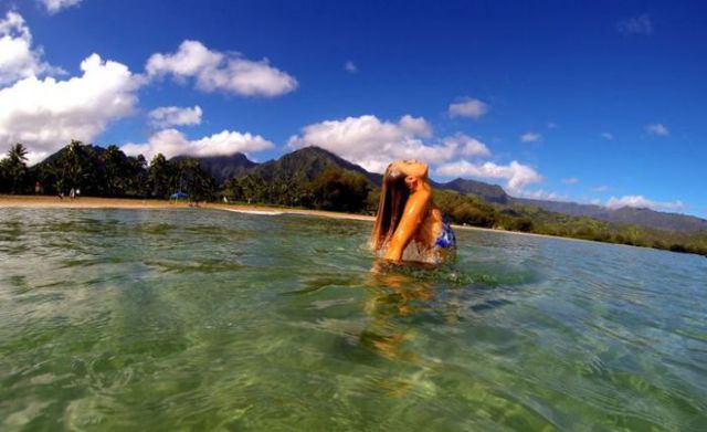 Gorgeous Pics of Surfer and Bikini Model Alana Blanchard