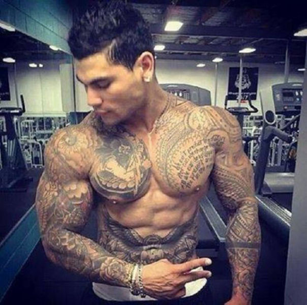 Tattoo Lovers Gather around for Epic Body Art