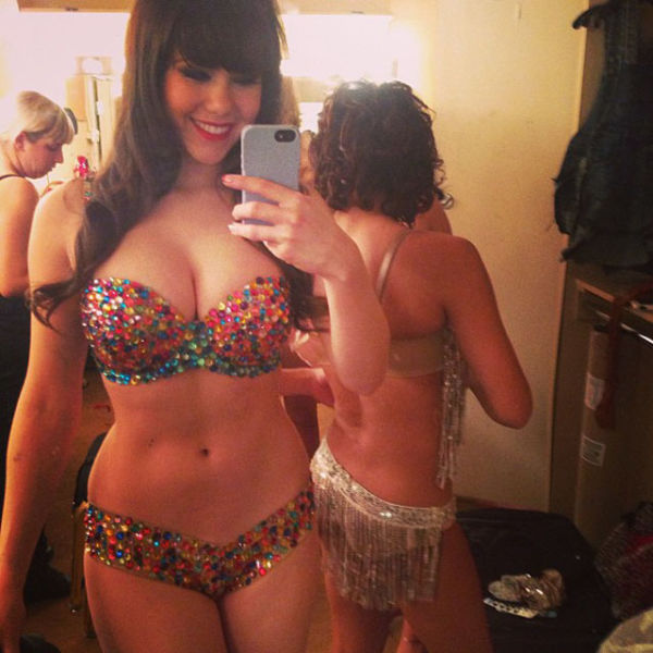 Girls with Killer Curves