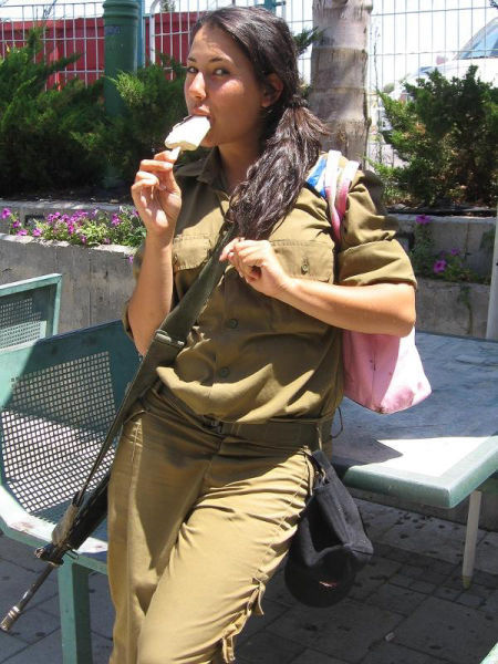 Some of the Hot Israeli Girls in Arms
