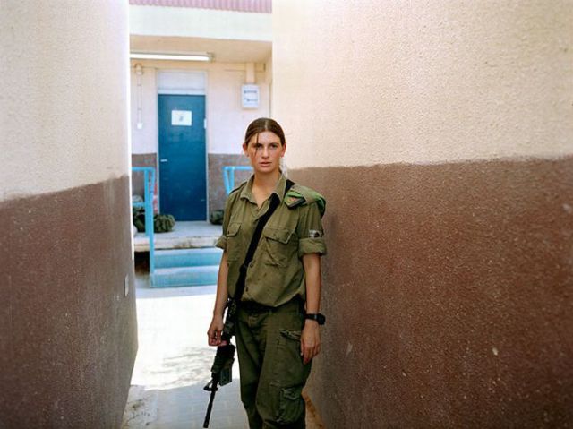 Some of the Hot Israeli Girls in Arms