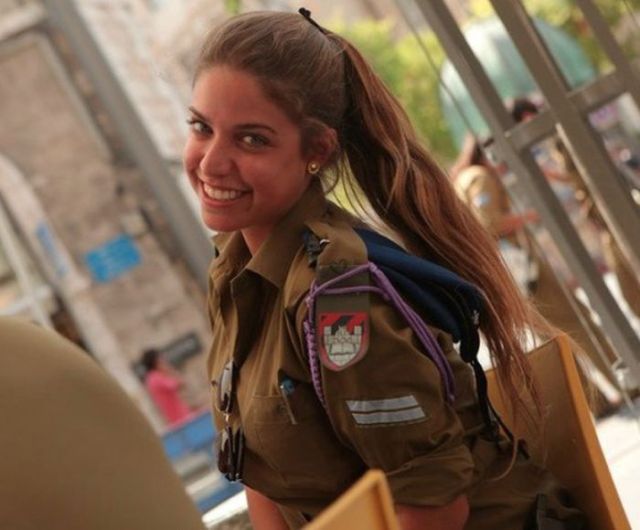 Some of the Hot Israeli Girls in Arms