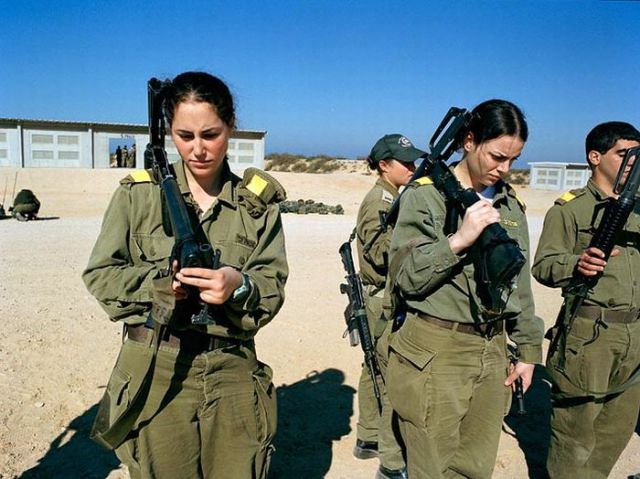 Some of the Hot Israeli Girls in Arms