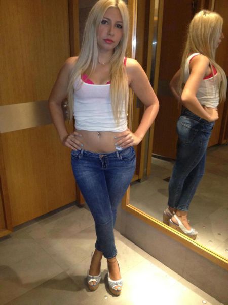 Hot Girls Rock Out with Their Denims On