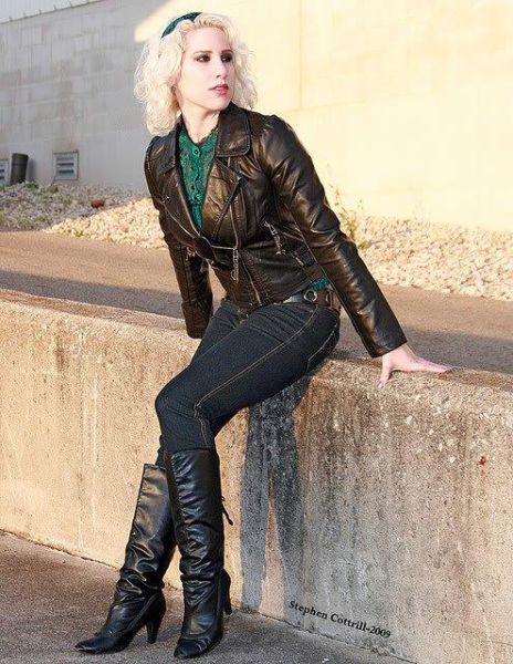 Hot Girls Rock Out with Their Denims On