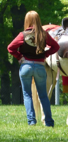 Hot Girls Rock Out with Their Denims On