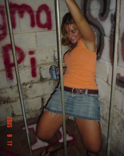 When Girls Get Drunk They All Wanna Pole Dancing