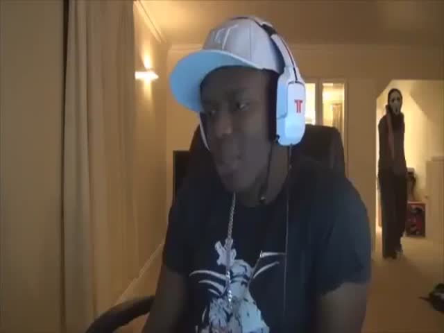 Funny Double Scare Prank (VIDEO)