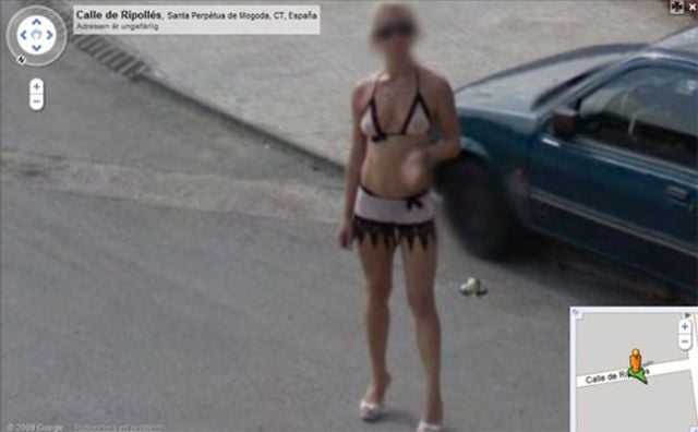 Sexy Ladies Get Caught on Google Street View