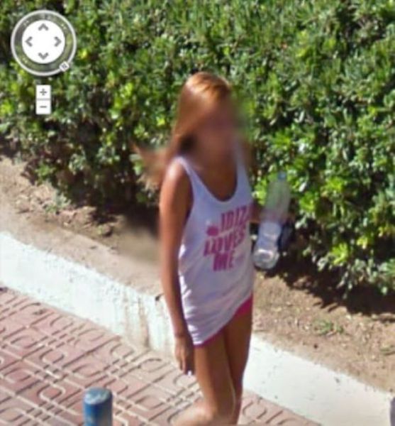 Sexy Ladies Get Caught on Google Street View