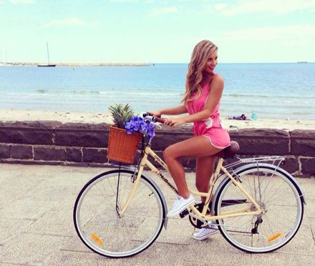 Bike Riding Babes Deserve Two Thumbs Up