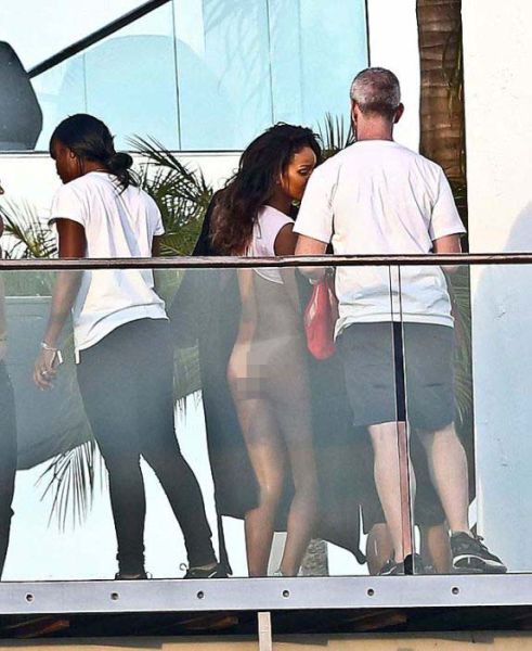 Rihanna’s Raunchy Ass-Bearing Photoshoot