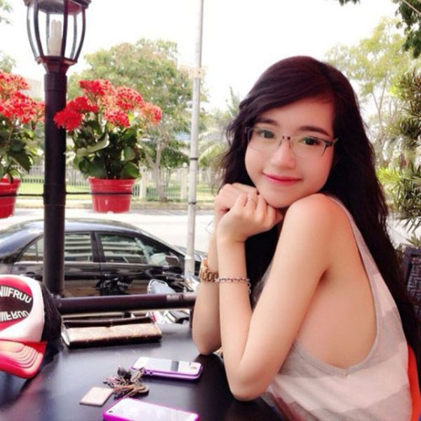 This Cute Vietnamese Model Still Looks Like a Teenager