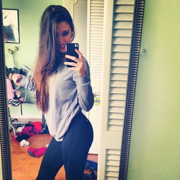 Girls Look Yummier in Yoga Pants