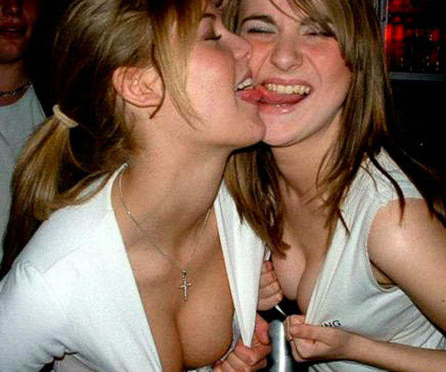 girls take a trip to the wild side 25 pics 1.html - 25 HD Photos | Premium Gallery 2014