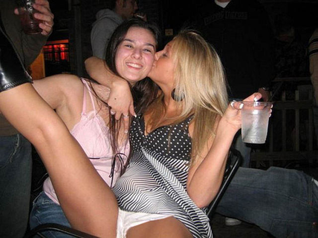 girls take a trip to the wild side 25 pics 1.html - 25 HD Photos | Premium Gallery 2014