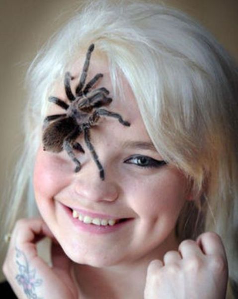 Models Posing in Really Uncomfortable Positions