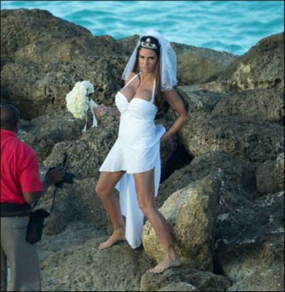 The Bride with the Eye-Catching Chest