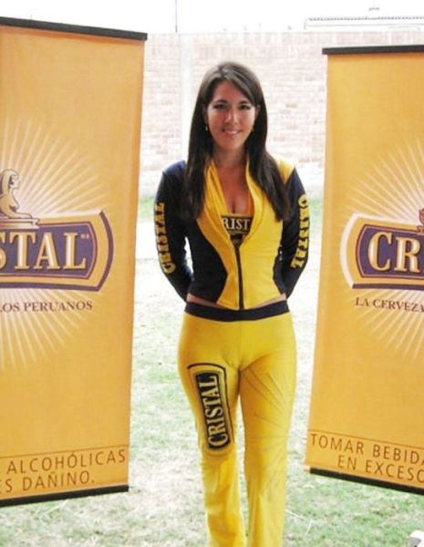 Car Shows Are a Good Place to Pick Up Chicks