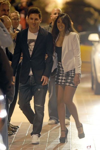 The Beautiful Wife of the World’s Highest Paid Football Star