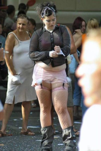 These Ladies Make the Most of Their Muffin-Tops