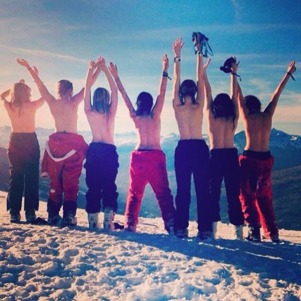 Topless Holiday Snaps Are the Newest Internet Trend