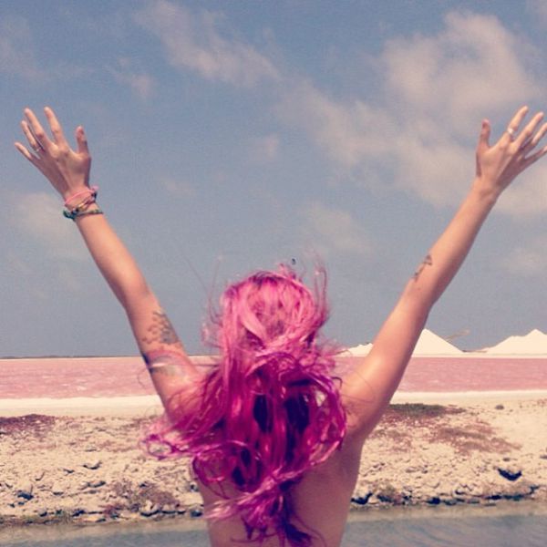 Topless Holiday Snaps Are the Newest Internet Trend