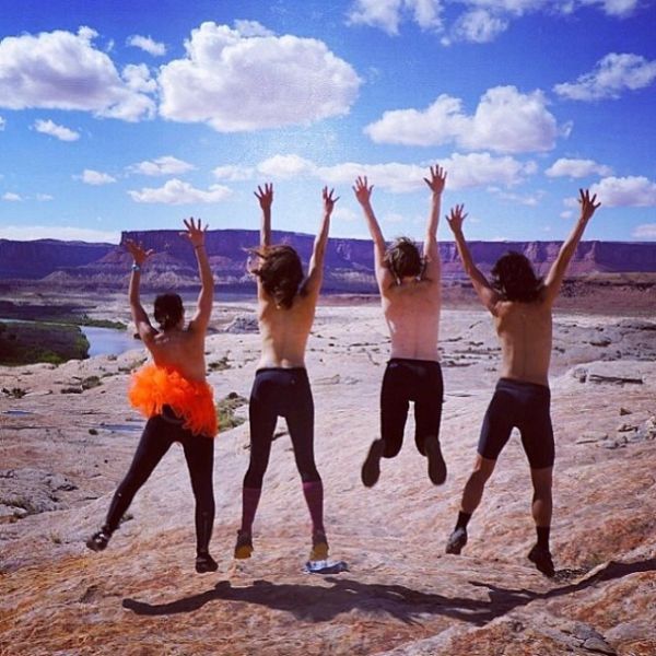 Topless Holiday Snaps Are the Newest Internet Trend