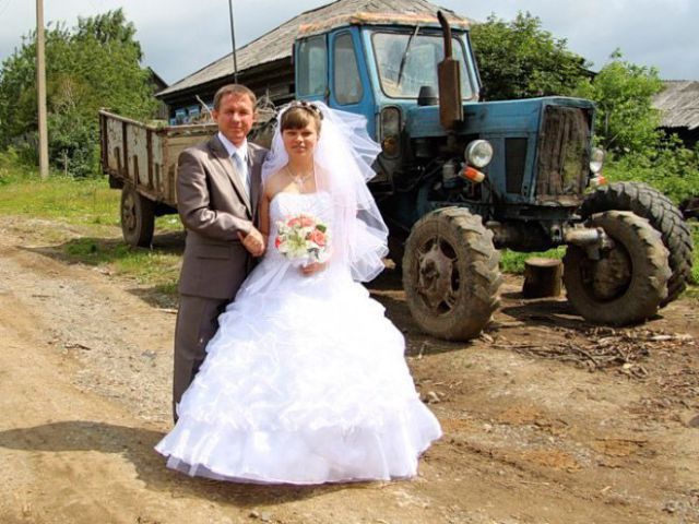 Ridiculous and Funny Wedding Photos