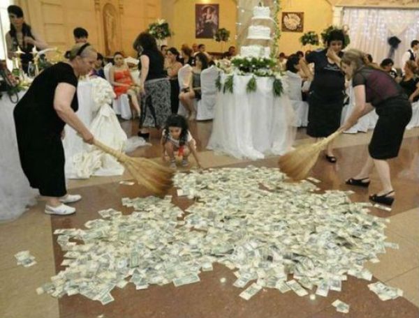Ridiculous and Funny Wedding Photos