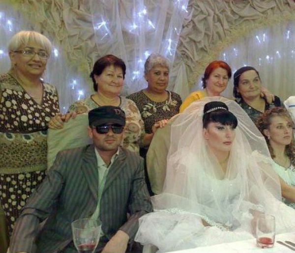 Ridiculous and Funny Wedding Photos