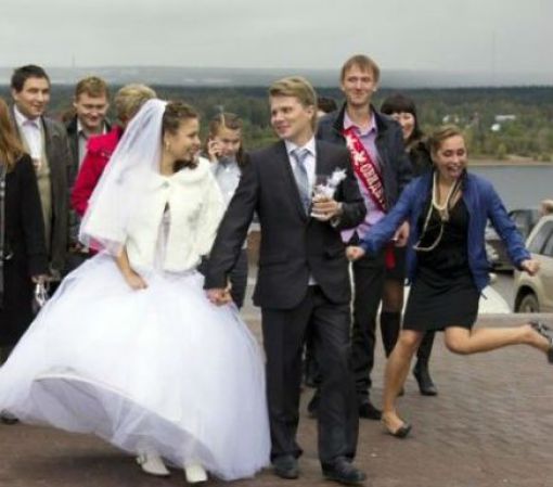 Ridiculous and Funny Wedding Photos