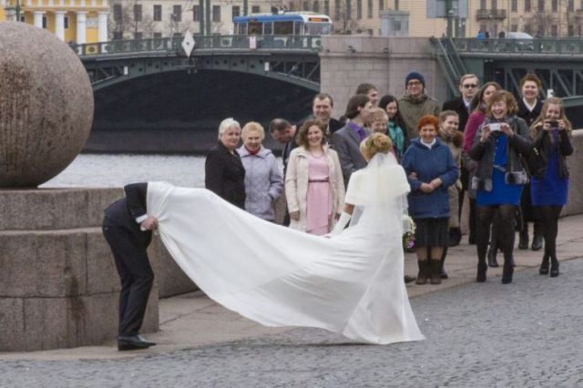Ridiculous and Funny Wedding Photos