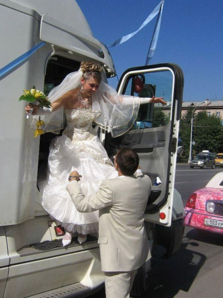 Ridiculous and Funny Wedding Photos