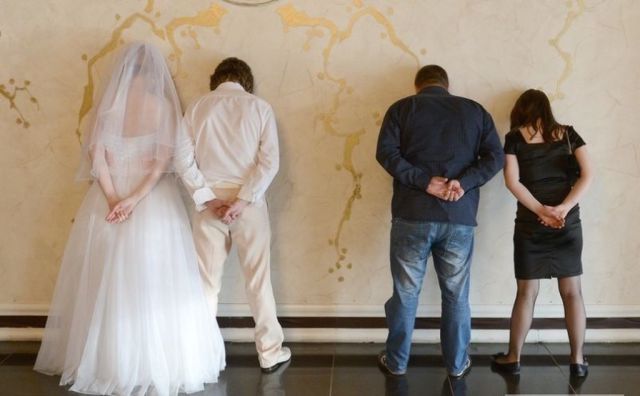 Ridiculous and Funny Wedding Photos