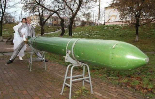 Ridiculous and Funny Wedding Photos