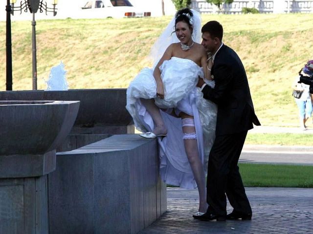 Ridiculous and Funny Wedding Photos